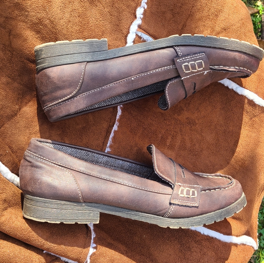 Clark's brown leather womens loafers size 9.5